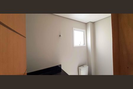 Casa à venda com 120m², 3 quartos e 4 vagasBanheiro da Suíte 3