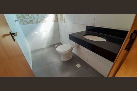 Casa à venda com 120m², 3 quartos e 4 vagasBanheiro da Suíte 2