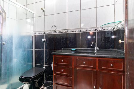 Casa à venda com 315m², 3 quartos e 4 vagasBanheiro da Suíte