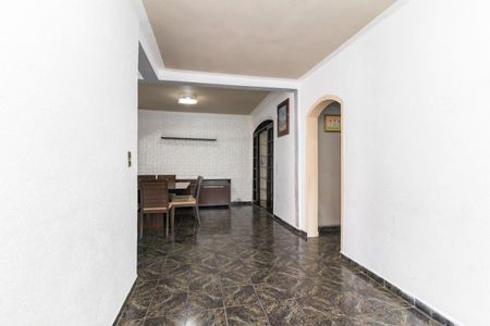 Casa à venda com 315m², 3 quartos e 4 vagasSala