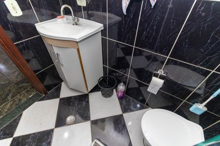 Casa à venda com 315m², 3 quartos e 4 vagasBanheiro Social