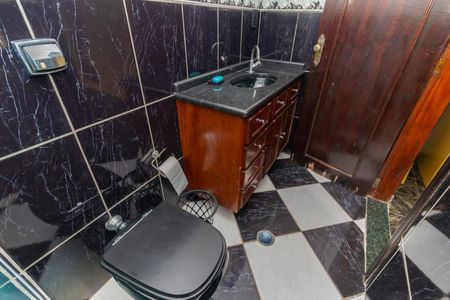 Casa à venda com 315m², 3 quartos e 4 vagasBanheiro da Suíte