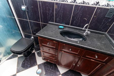 Casa à venda com 315m², 3 quartos e 4 vagasBanheiro da Suíte