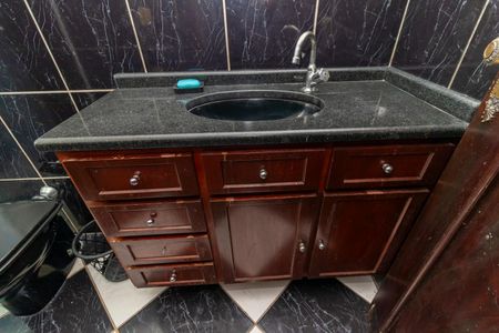 Casa à venda com 315m², 3 quartos e 4 vagasBanheiro da Suíte