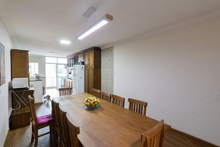 Casa à venda com 160m², 3 quartos e 4 vagasCopa