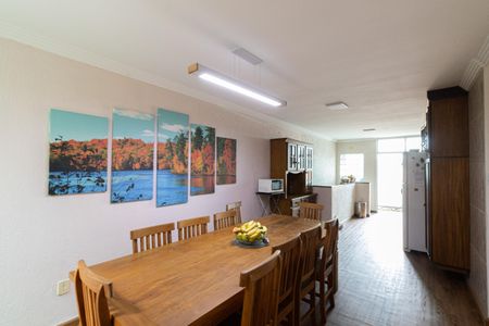 Casa à venda com 160m², 3 quartos e 4 vagasCopa