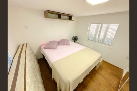 Casa para alugar com 50m², 1 quarto e 2 vagasQuarto