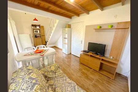 Casa para alugar com 50m², 1 quarto e 2 vagasSala de TV