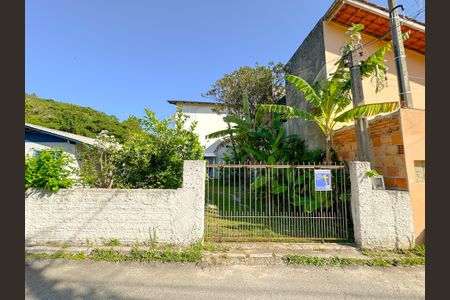 Casa para alugar com 50m², 1 quarto e 2 vagasFachada