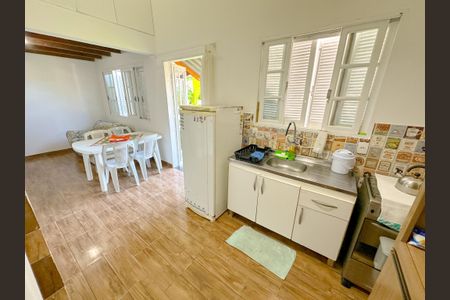 Casa para alugar com 50m², 1 quarto e 2 vagasCozinha