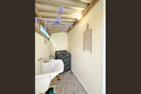 Casa para alugar com 50m², 1 quarto e 2 vagasLavanderia