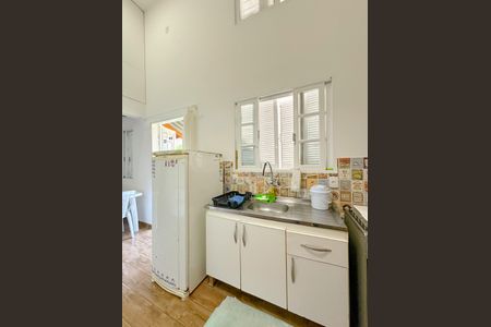 Casa para alugar com 50m², 1 quarto e 2 vagasCozinha