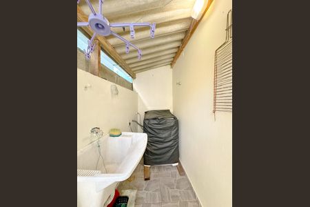 Casa para alugar com 50m², 1 quarto e 2 vagasLavanderia