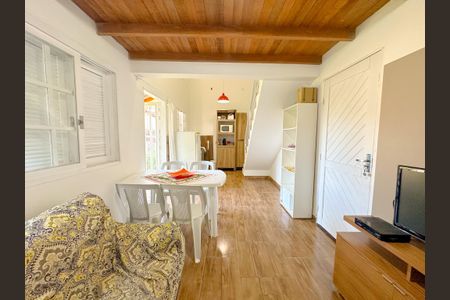 Casa para alugar com 50m², 1 quarto e 2 vagasSala de TV