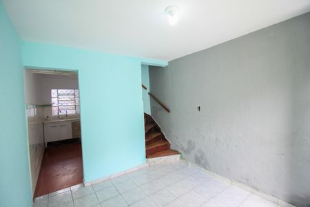 Casa para alugar com 50m², 1 quarto e 1 vaga Casa para alugar com 50m², 1 quarto e 1 vagaSala