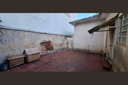 Casa à venda com 375m², 2 quartos e 3 vagasQuintal