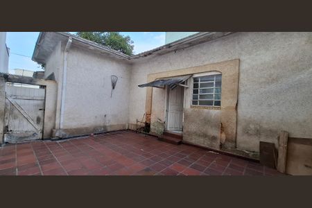 Casa à venda com 375m², 2 quartos e 3 vagasQuintal