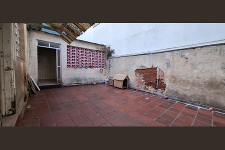 Casa à venda com 375m², 2 quartos e 3 vagasQuintal