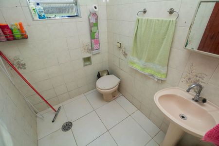 Casa à venda com 120m², 3 quartos e 1 vaga Casa à venda com 120m², 3 quartos e 1 vagaBanheiro