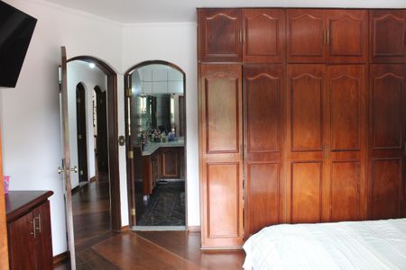 Casa à venda com 520m², 5 quartos e 3 vagasSuíte 2