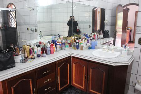 Casa à venda com 520m², 5 quartos e 3 vagasBanheiro da Suíte 2