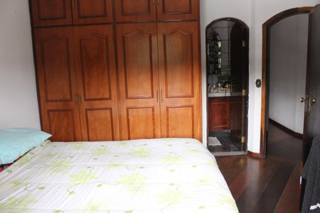 Casa à venda com 520m², 5 quartos e 3 vagasSuíte 1