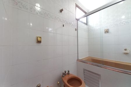 Apartamento à venda com 220m², 4 quartos e 2 vagasBanheiro da Suíte 3