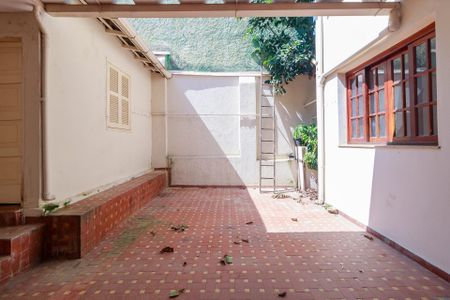 Casa à venda com 150m², 4 quartos e 1 vagaQuintal