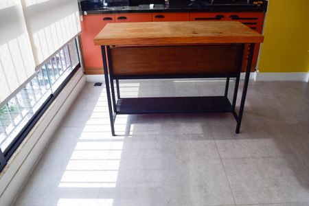 Apartamento à venda com 84m², 3 quartos e 2 vagas Apartamento à venda com 84m², 3 quartos e 2 vagasVaranda