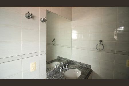 Apartamento à venda com 130m², 3 quartos e 4 vagasBanheiro Social