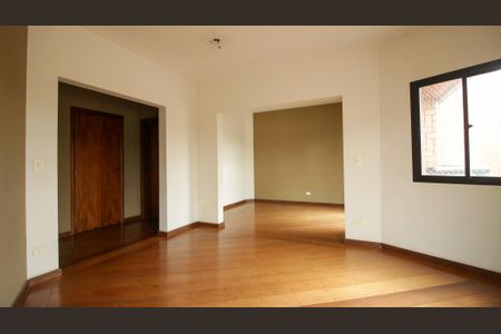 Apartamento à venda com 130m², 3 quartos e 4 vagasSala