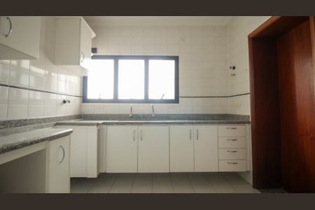 Apartamento à venda com 130m², 3 quartos e 4 vagasCozinha