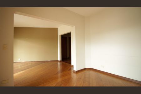 Apartamento à venda com 130m², 3 quartos e 4 vagasSala