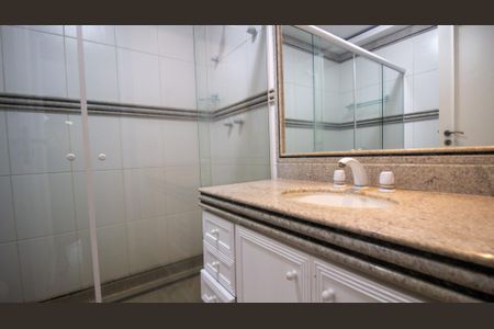 Apartamento à venda com 260m², 4 quartos e 3 vagasBanheiro Social