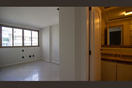 Apartamento à venda com 260m², 4 quartos e 3 vagasSuíte 2
