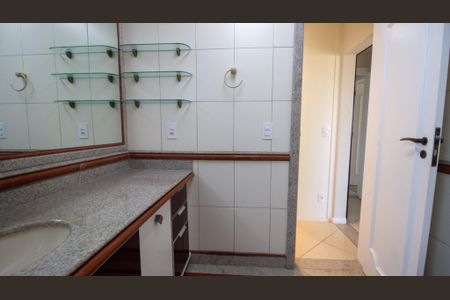 Apartamento à venda com 260m², 4 quartos e 3 vagasBanheior da Suíte 1