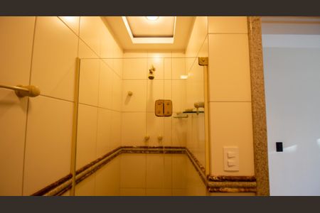 Apartamento à venda com 260m², 4 quartos e 3 vagasBanheiro da Suíte 2