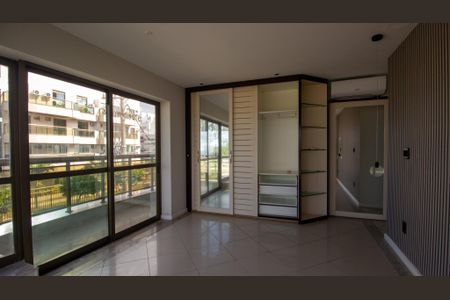 Apartamento à venda com 260m², 4 quartos e 3 vagasSuíte 1