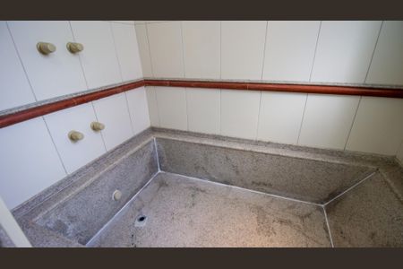 Apartamento à venda com 260m², 4 quartos e 3 vagasBanheior da Suíte 1