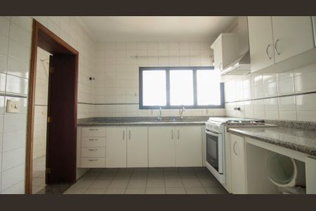 Apartamento à venda com 130m², 3 quartos e 5 vagas Apartamento à venda com 130m², 3 quartos e 5 vagasCozinha
