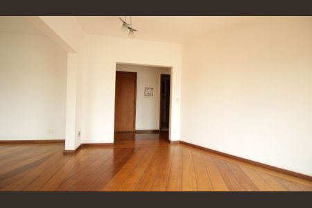 Apartamento à venda com 130m², 3 quartos e 5 vagas Apartamento à venda com 130m², 3 quartos e 5 vagasSala