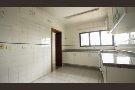 Apartamento à venda com 130m², 3 quartos e 5 vagas Apartamento à venda com 130m², 3 quartos e 5 vagasCozinha