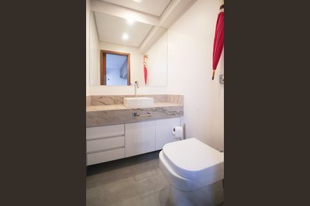 Casa à venda com 275m², 3 quartos e 4 vagasBanheiro de serviço