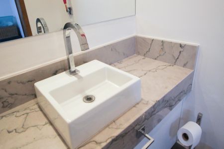 Casa à venda com 275m², 3 quartos e 4 vagasBanheiro de serviço