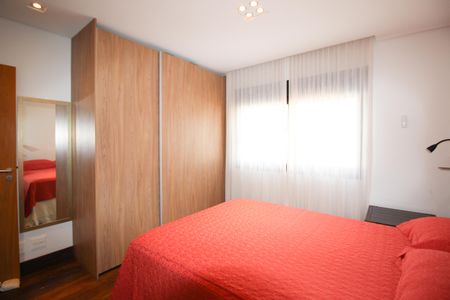 Casa à venda com 275m², 3 quartos e 4 vagasSuíte 2