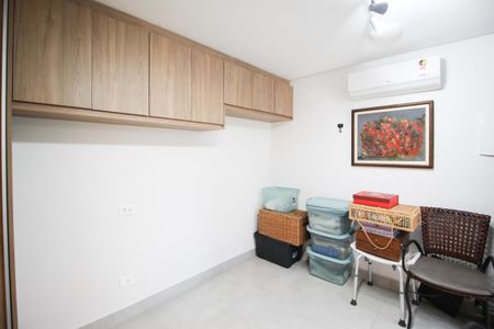 Casa à venda com 275m², 3 quartos e 4 vagasQuarto de Serviço