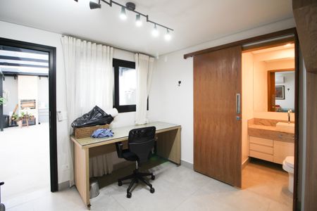 Casa à venda com 275m², 3 quartos e 4 vagasQuarto de Serviço