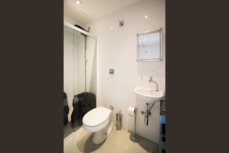 Casa à venda com 275m², 3 quartos e 4 vagasBanheiro de serviço