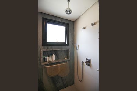 Casa à venda com 275m², 3 quartos e 4 vagasBanheiro da Suíte 1