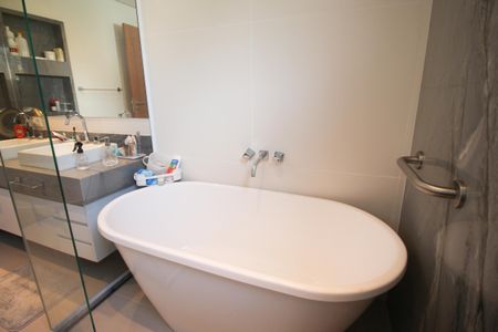 Casa à venda com 275m², 3 quartos e 4 vagasBanheiro da Suíte 1